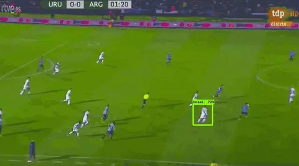 比赛中的一段慢动作回放